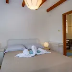 Villa Sveti Jakov Вилла Sveti Jakov