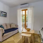 Вилла Villa Sveti Jakov Sveti Jakov