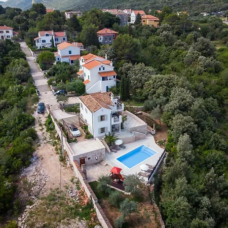 Villa Sveti Jakov ヴィラ