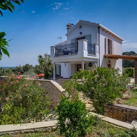 Вилла Villa Sveti Jakov *